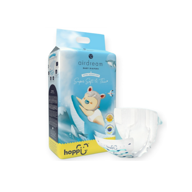 HOPPI tape diapers L size packaging featuring a cute polar bear design for comfortable baby care