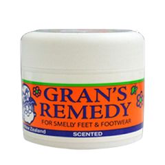 GRANS REMEDY FOR SMELLY FEET & FOOTWEAR FOOT POWDER SCENTED 50G